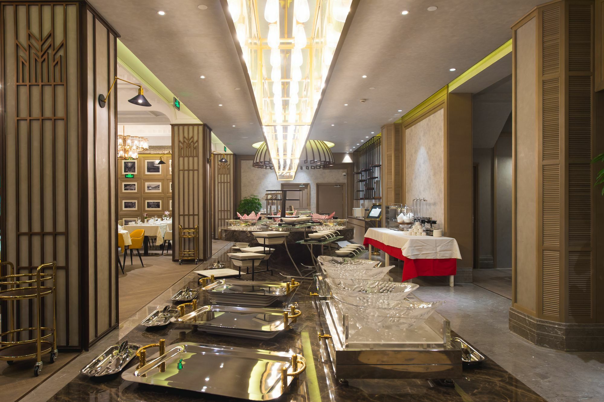 Jinjiang Metropolo Classiq Shanghai Nanjing Road Eksteriør bilde